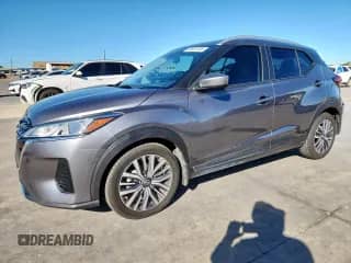 2024 Nissan Kicks SV z VIN 3N1CP5CV9RL473332, wystawiony jako Copart lot #90801305 z przebiegiem 58 972 mil mil oraz Czysty tytuł • Clean title. Historia ofert i sprzedaży dostępna na DreamBid. Obrazek 1.