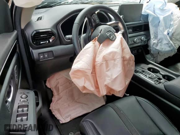 2025 Honda Pilot Touring с VIN 5FNYG2H70SB016778, выставлен на аукционе Copart как лот 60674115 с пробегом 5 294 миль миль и Списание • Salvage title. История ставок и продаж доступна на DreamBid. Изображение 8.