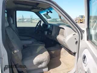 1999 Chevrolet Tahoe z VIN 1GNEK13R7XJ543616, wystawiony jako IAAI lot #43254116 z przebiegiem 590 866 mil mil oraz . Historia ofert i sprzedaży dostępna na DreamBid. Obrazek 5.