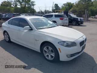 2012 BMW 5 Series 528i xDrive с VIN WBAXH5C57CDW02349, выставлен на аукционе IAAI как лот 43292404 с пробегом 140 243 миль миль и . История ставок и продаж доступна на DreamBid. Изображение 1.