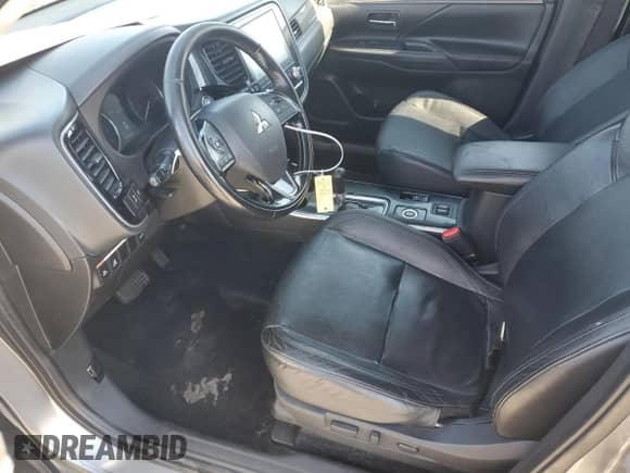 2020 Mitsubishi Outlander ES z VIN JA4AZ3A30LZ023552, wystawiony jako Copart lot #89810765 z przebiegiem 157 059 mil mil oraz Czysty tytuł • Clean title. Historia ofert i sprzedaży dostępna na DreamBid. Obrazek 7.