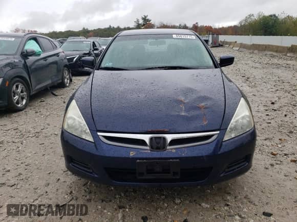 2007 Honda Accord LX z VIN 1HGCM56497A175944, wystawiony jako Copart lot #85815715 z przebiegiem 111 712 mil mil oraz Czysty tytuł • Clean title. Historia ofert i sprzedaży dostępna na DreamBid. Obrazek 5.