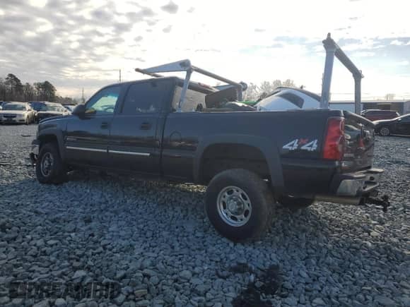 2003 Chevrolet Silverado 1500HD LT с VIN 1GCGK13U83F196994, выставлен на аукционе Copart как лот 77378664 с пробегом 317 003 миль миль и Списание • Salvage title. История ставок и продаж доступна на DreamBid. Изображение 2.