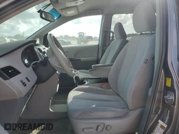 2011 Toyota Sienna LE with VIN 5TDKK3DC2BS026091, listed as a Copart auction lot 55224415 with 216,436 mi miles and Salvage title. Bid and sale history available at DreamBid. Image 7.