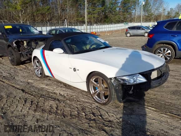 2006 BMW Z4 3.0i с VIN 4USBU33596LW66331, выставлен на аукционе IAAI как лот 41608940 с пробегом 122 838 миль миль и . История ставок и продаж доступна на DreamBid. Изображение 1.