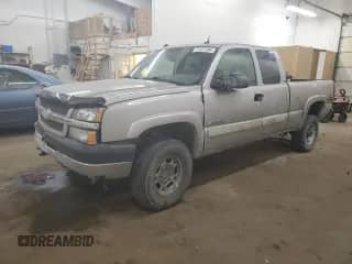 2004 Chevrolet Silverado 2500HD LT с VIN 1GCHK29G44E217424, выставлен на аукционе Copart как лот 77121184 с пробегом 268 244 миль миль и На запчасти • Non repairable. История ставок и продаж доступна на DreamBid. Изображение 1.
