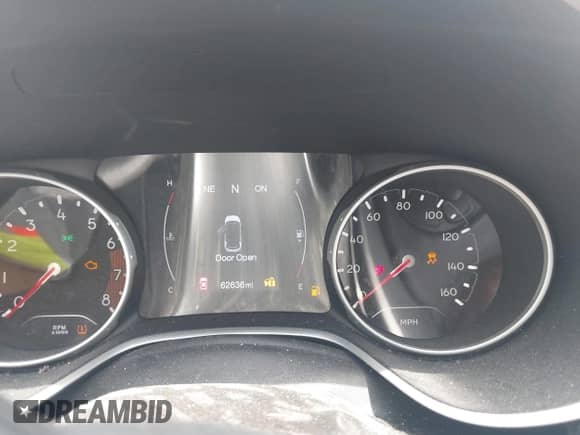 2019 Jeep Compass Latitude with VIN 3C4NJDBB2KT652939, listed as a IAAI auction lot 39583288 with 62,636 mi miles and . Bid and sale history available at DreamBid. Image 7.