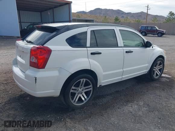 2007 Dodge Caliber with VIN 1B3HB28B97D288216, listed as a IAAI auction lot 42894184 with 135,148 mi miles and . Bid and sale history available at DreamBid. Image 4.