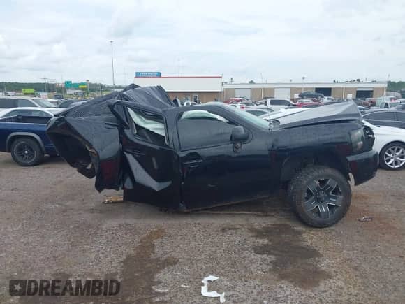 2012 Chevrolet Silverado 1500 LTZ z VIN 3GCPKTE75CG108923, wystawiony jako IAAI lot #42626410 z przebiegiem Nie podano mil oraz . Historia ofert i sprzedaży dostępna na DreamBid. Obrazek 12.