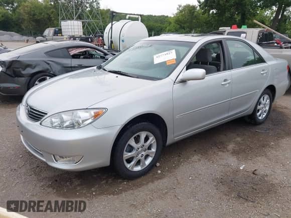 2005 Toyota Camry LE with VIN 4T1BE30K35U060993, listed as a IAAI auction lot 42773927 with 117,501 mi miles and . Bid and sale history available at DreamBid. Image 17.