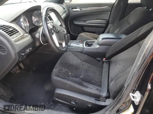 2011 Chrysler 300 с VIN 2C3CA4CG8BH525305, выставлен на аукционе Copart как лот 61430695 с пробегом 100 893 миль миль и Списание • Salvage title. История ставок и продаж доступна на DreamBid. Изображение 7.