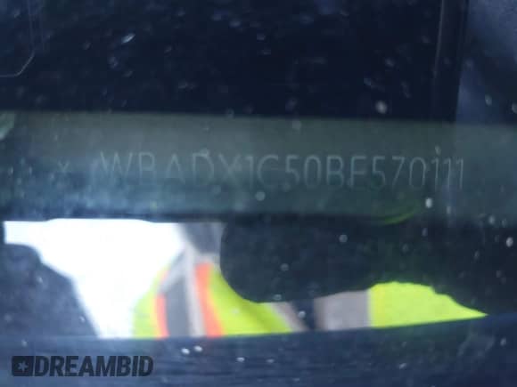 2011 BMW 3 Series 335is с VIN WBADX1C50BE570111, выставлен на аукционе IAAI как лот 43508136 с пробегом 105 738 миль миль и . История ставок и продаж доступна на DreamBid. Изображение 18.