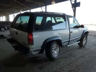 1994 Chevrolet Blazer с VIN 1GNEK18K5RJ321784, выставлен на аукционе Copart как лот 77230324 с пробегом 187 484 миль миль и Списание • Salvage title. История ставок и продаж доступна на DreamBid. Изображение 3.