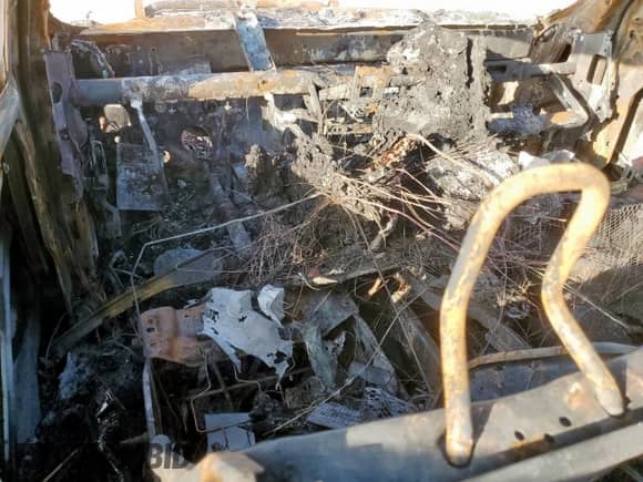 2020 Ram 1500 SLT z VIN 1C6RR6TT8LS102085, wystawiony jako Copart lot #61720075 z przebiegiem Nie podano mil oraz Nie do naprawy • Non repairable. Historia ofert i sprzedaży dostępna na DreamBid. Obrazek 8.