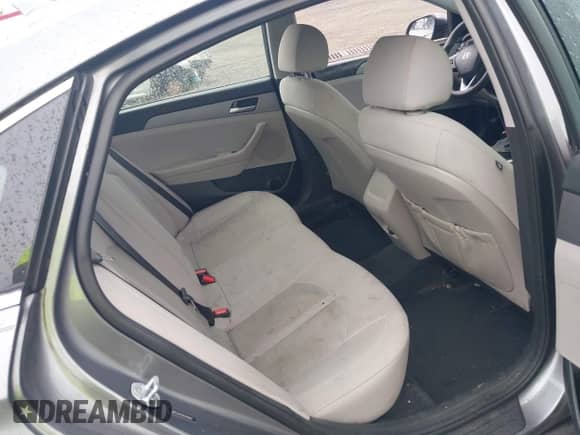 2019 Hyundai Sonata SE с VIN 5NPE24AF2KH765467, выставлен на аукционе IAAI как лот 43223898 с пробегом 217 195 миль миль и . История ставок и продаж доступна на DreamBid. Изображение 8.