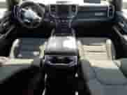 2021 Ram 1500 Big Horn z VIN 1C6RREFG1MN593219, wystawiony jako Copart lot #56027765 z przebiegiem 81 616 mil mil oraz Szkoda całkowita • Salvage title. Historia ofert i sprzedaży dostępna na DreamBid. Obrazek 8.