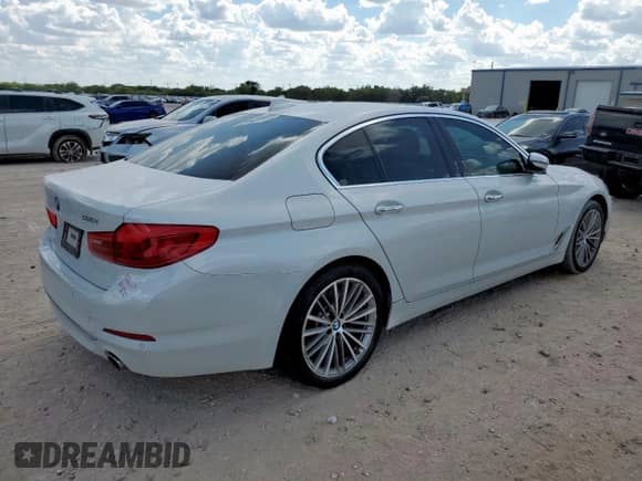 2018 BMW 5 Series 530i z VIN WBAJA5C58JG900205, wystawiony jako Copart lot #83843845 z przebiegiem 88 268 mil mil oraz Szkoda całkowita • Salvage title. Historia ofert i sprzedaży dostępna na DreamBid. Obrazek 3.