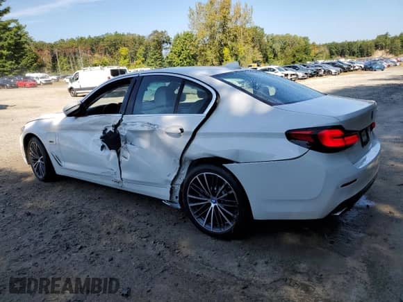 2023 BMW 5 Series 530e z VIN WBA13AG07PCN54326, wystawiony jako Copart lot #80466255 z przebiegiem 35 881 mil mil oraz Szkoda całkowita • Salvage title. Historia ofert i sprzedaży dostępna na DreamBid. Obrazek 2.