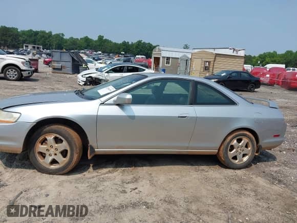 2000 Honda Accord EX с VIN 1HGCG2259YA032983, выставлен на аукционе IAAI как лот 42396439 с пробегом 251 204 миль миль и . История ставок и продаж доступна на DreamBid. Изображение 14.