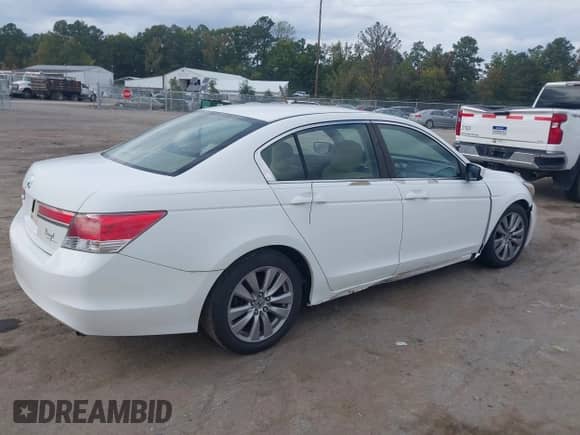 2011 Honda Accord EX с VIN 1HGCP2F70BA127502, выставлен на аукционе IAAI как лот 43378240 с пробегом 276 776 миль миль и . История ставок и продаж доступна на DreamBid. Изображение 4.