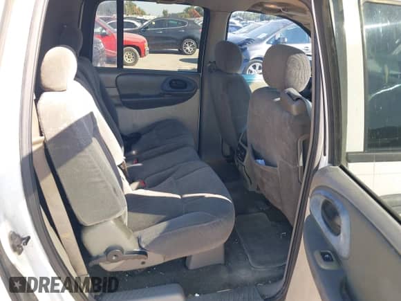 2003 Chevrolet TrailBlazer EXT LS с VIN 1GNES16S736146869, выставлен на аукционе IAAI как лот 43457529 с пробегом 270 648 миль миль и . История ставок и продаж доступна на DreamBid. Изображение 8.