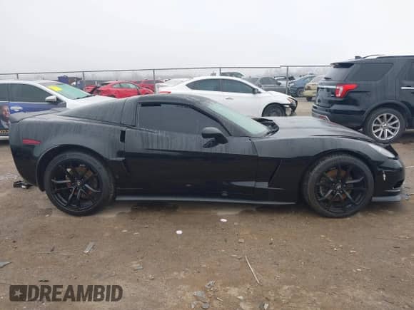 2006 Chevrolet Corvette z VIN 1G1YY26U165125966, wystawiony jako IAAI lot #41503011 z przebiegiem Nie podano mil oraz . Historia ofert i sprzedaży dostępna na DreamBid. Obrazek 12.