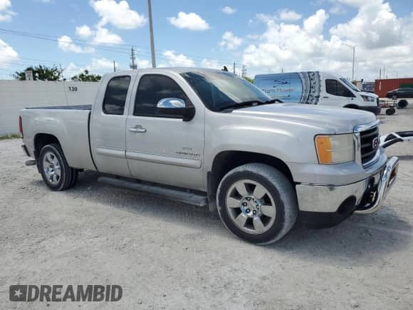 2010 GMC Sierra 1500 SLE z VIN 1GTSCVE08AZ131079, wystawiony jako Copart lot #61033675 z przebiegiem 193 451 mil mil oraz Szkoda całkowita • Salvage title. Historia ofert i sprzedaży dostępna na DreamBid. Obrazek 4.