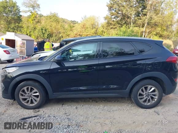 2016 Hyundai Tucson SE with VIN KM8J3CA4XGU022553, listed as a IAAI auction lot 43260235 with 173,541 mi miles and . Bid and sale history available at DreamBid. Image 14.