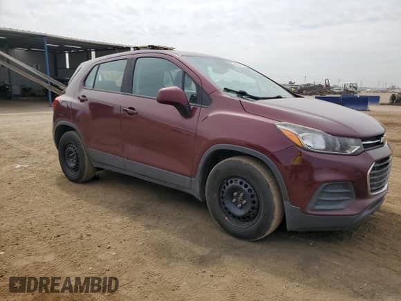 2017 Chevrolet Trax LS z VIN 3GNCJKSB1HL251748, wystawiony jako Copart lot #67842345 z przebiegiem 129 536 mil mil oraz Czysty tytuł • Clean title. Historia ofert i sprzedaży dostępna na DreamBid. Obrazek 4.