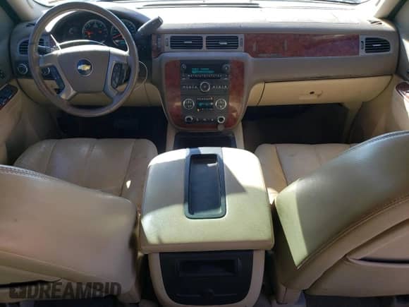 2010 Chevrolet Silverado 1500 LTZ with VIN 3GCRKTE35AG280985, listed as a Copart auction lot 47044095 with 295,086 mi miles and Clean title. Bid and sale history available at DreamBid. Image 8.