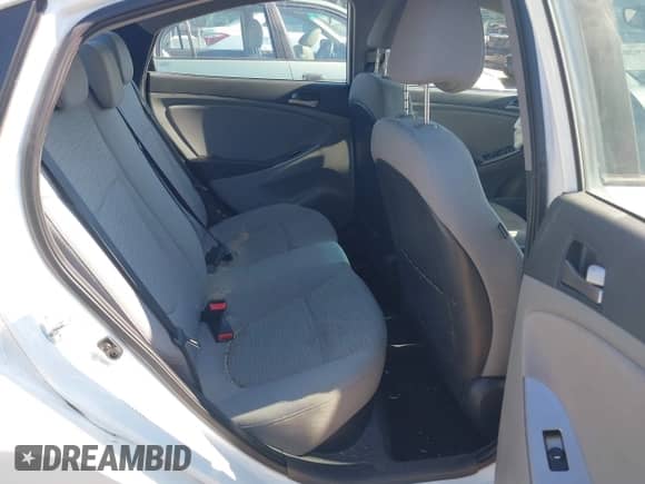 2017 Hyundai Accent SE z VIN KMHCT4AE6HU346821, wystawiony jako IAAI lot #43192026 z przebiegiem 115 969 mil mil oraz . Historia ofert i sprzedaży dostępna na DreamBid. Obrazek 8.