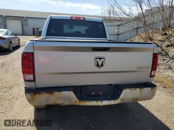 2018 Ram 1500 Tradesman z VIN 1C6RR7KT7JS338957, wystawiony jako Copart lot #50749995 z przebiegiem 124 670 mil mil oraz Czysty tytuł • Clean title. Historia ofert i sprzedaży dostępna na DreamBid. Obrazek 6.