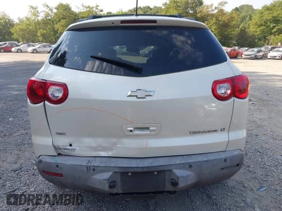 2012 Chevrolet Traverse 1LT z VIN 1GNKVGED6CJ166964, wystawiony jako IAAI lot #42913829 z przebiegiem 132 755 mil mil oraz . Historia ofert i sprzedaży dostępna na DreamBid. Obrazek 16.