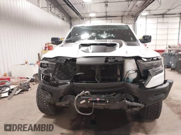 2024 Ram 1500 TRX с VIN 1C6SRFU9XRN192514, выставлен на аукционе IAAI как лот 41277900 с пробегом 15 815 миль миль и . История ставок и продаж доступна на DreamBid. Изображение 6.