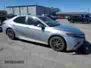 2021 Toyota Camry SE z VIN 4T1S11AK4MU578060, wystawiony jako Copart lot #49662785 z przebiegiem 42 427 mil mil oraz Szkoda całkowita • Salvage title. Historia ofert i sprzedaży dostępna na DreamBid. Obrazek 4.