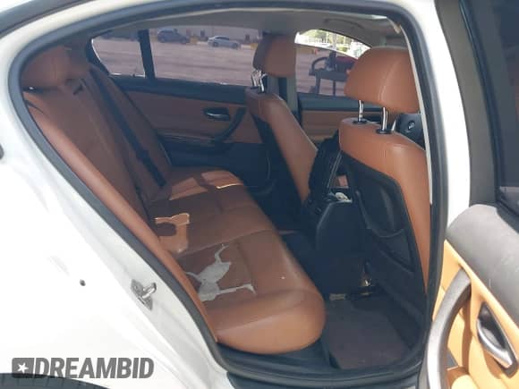 2009 BMW 3 Series 328i with VIN WBAPH73509A173240, listed as a IAAI auction lot 43086772 with 126,453 mi miles and . Bid and sale history available at DreamBid. Image 8.