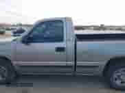 2000 Chevrolet Silverado 1500 z VIN 1GCEC14W6YZ361158, wystawiony jako IAAI lot #41682163 z przebiegiem 167 069 mil mil oraz . Historia ofert i sprzedaży dostępna na DreamBid. Obrazek 14.