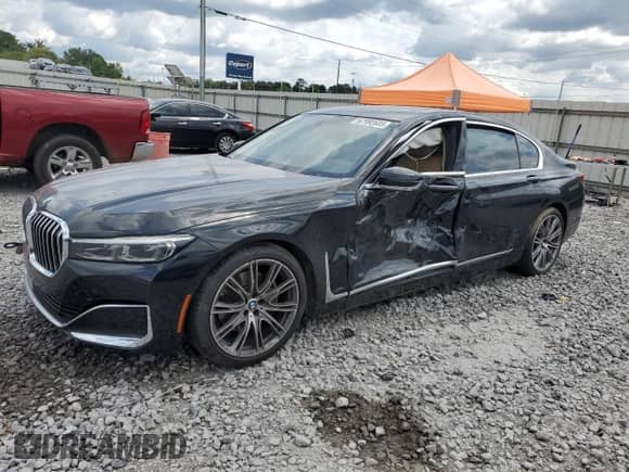 2021 BMW 7 Series 740i with VIN WBA7T2C08MCG07099, listed as a Copart auction lot 67992685 with Not provided miles and Salvage title. Bid and sale history available at DreamBid. Image 1.