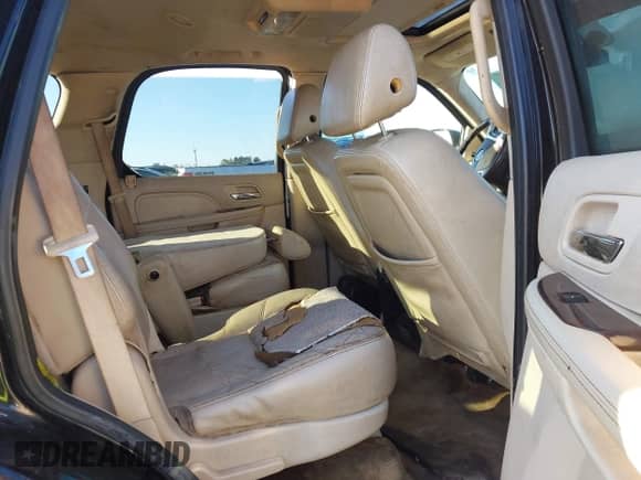 2008 Cadillac Escalade with VIN 1GYFK63818R109299, listed as a IAAI auction lot 43498583 with 243,456 mi miles and . Bid and sale history available at DreamBid. Image 8.