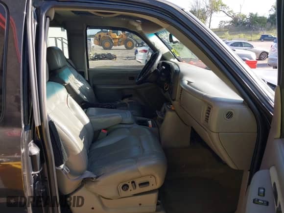 2002 GMC Sierra 1500 SLE z VIN 2GTEK19T921324722, wystawiony jako IAAI lot #42809457 z przebiegiem 280 445 mil mil oraz . Historia ofert i sprzedaży dostępna na DreamBid. Obrazek 5.