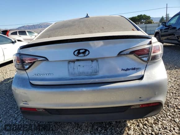 2016 Hyundai Sonata SE с VIN KMHE24L14GA012275, выставлен на аукционе Copart как лот 82573585 с пробегом 187 462 миль миль и Списание • Salvage title. История ставок и продаж доступна на DreamBid. Изображение 6.