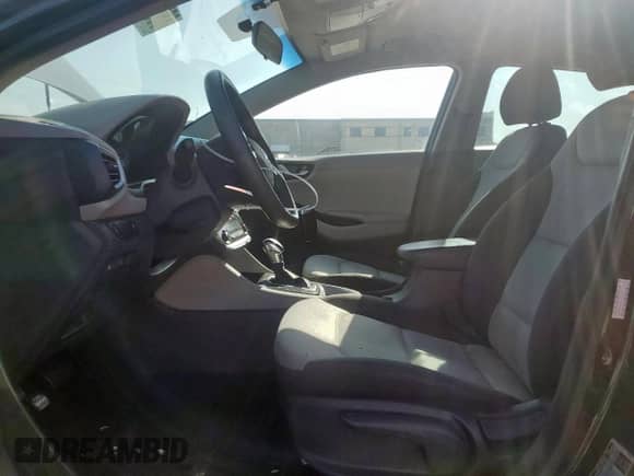 2017 Hyundai Ioniq Blue с VIN KMHC65LC3HU025182, выставлен на аукционе Copart как лот 65555995 с пробегом 122 029 миль миль и Чистый • Clean title. История ставок и продаж доступна на DreamBid. Изображение 7.