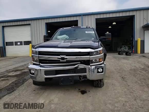 2019 Chevrolet Silverado 2500HD LT with VIN 1GC1KSEG9KF130522, listed as a Copart auction lot 49058735 with 116,596 mi miles and Salvage title. Bid and sale history available at DreamBid. Image 10.