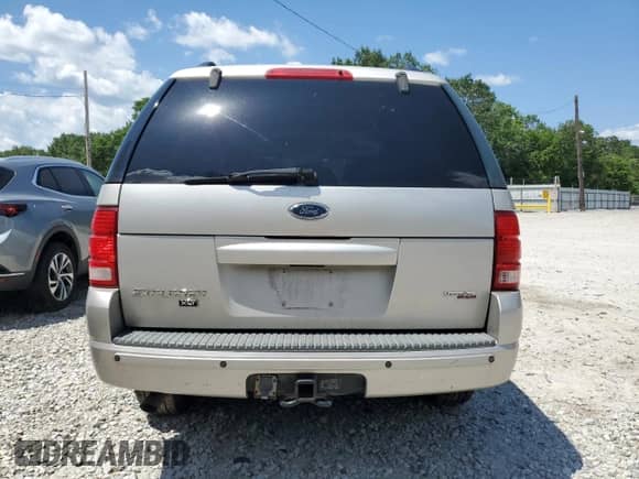 2005 Ford Explorer XLT z VIN 1FMZU73W05UA67567, wystawiony jako Copart lot #60538595 z przebiegiem 111 980 mil mil oraz Czysty tytuł • Clean title. Historia ofert i sprzedaży dostępna na DreamBid. Obrazek 6.