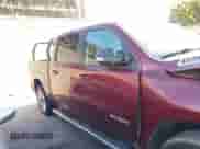 2021 Ram 1500 Lone Star z VIN 1C6SRFFT8MN636149, wystawiony jako IAAI lot #43114406 z przebiegiem 77 671 mil mil oraz . Historia ofert i sprzedaży dostępna na DreamBid. Obrazek 14.