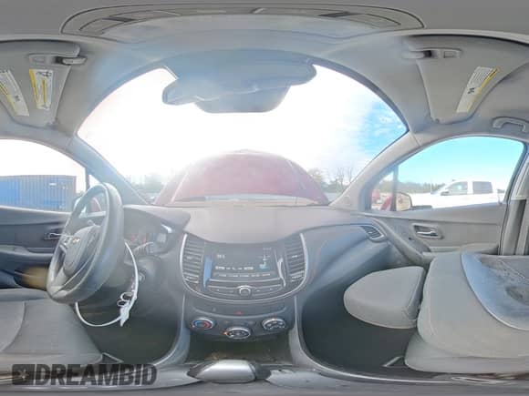 2017 Chevrolet Trax LT с VIN 3GNCJPSB3HL165239, выставлен на аукционе Copart как лот 84980165 с пробегом 71 527 миль миль и На запчасти • Non repairable. История ставок и продаж доступна на DreamBid. Изображение 16.