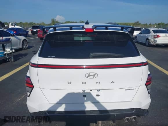 2025 Hyundai Kona N Line S z VIN KM8HBCA37SU232951, wystawiony jako IAAI lot #42907314 z przebiegiem 1 268 mil mil oraz . Historia ofert i sprzedaży dostępna na DreamBid. Obrazek 17.