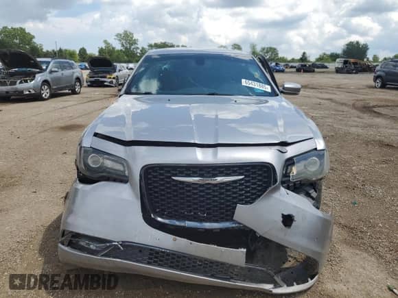 2017 Chrysler 300 S с VIN 2C3CCAGG2HH585821, выставлен на аукционе Copart как лот 65431885 с пробегом Не указан миль и Списание • Salvage title. История ставок и продаж доступна на DreamBid. Изображение 5.