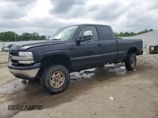 2002 Chevrolet Silverado 2500HD LS z VIN 1GCHK291X2E284585, wystawiony jako Copart lot #57147845 z przebiegiem 271 283 mil mil oraz Nie do naprawy • Non repairable. Historia ofert i sprzedaży dostępna na DreamBid. Obrazek 1.