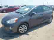 2014 Toyota Prius One z VIN JTDKDTB39E1567900, wystawiony jako IAAI lot #42926836 z przebiegiem 137 080 mil mil oraz . Historia ofert i sprzedaży dostępna na DreamBid. Obrazek 2.